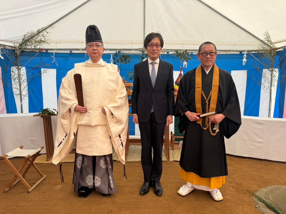 地鎮祭に集う椿神社の神職・竹田恒泰・八坂寺のご住職